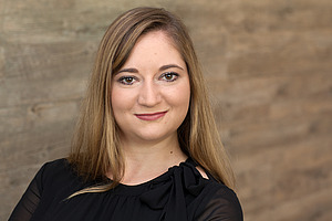 Porträt von Dr. Julia Götz